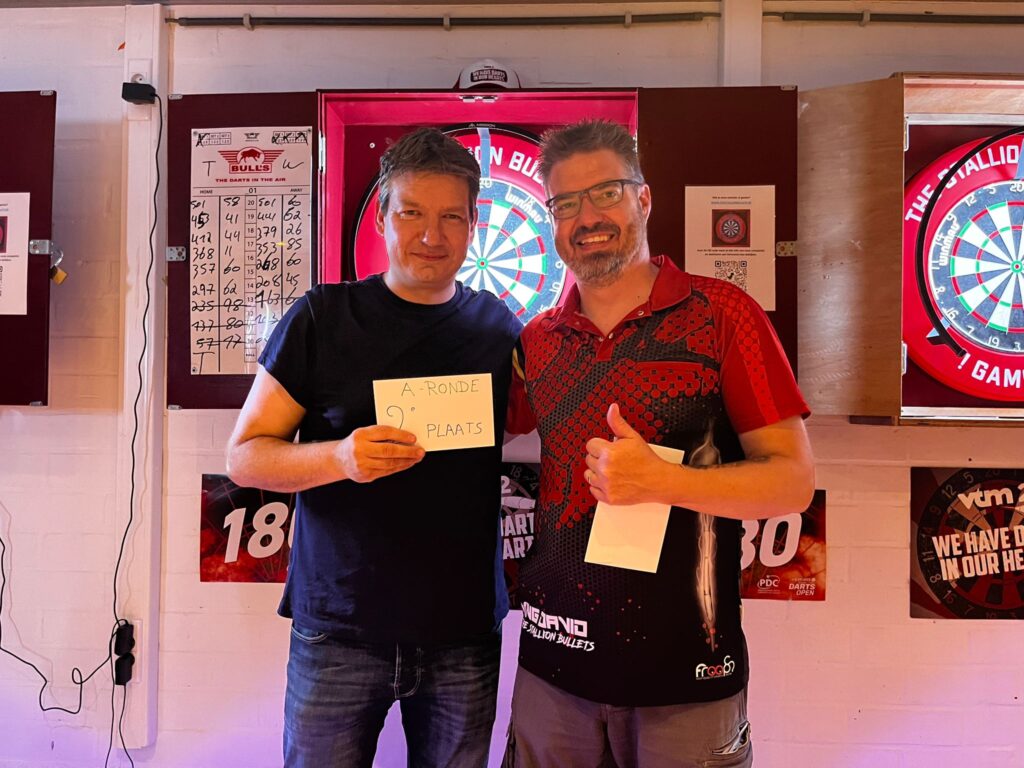 Tweede plaats voor Tonny Berth in de A-finale tijdens 'The End of summerblues' dartstornooi in café Sekuurne te Balegem-Oosterzele